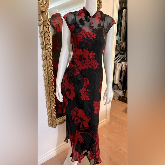 Red and Black Mandarin Neck Silk Floral Dress - Picture 1 of 7